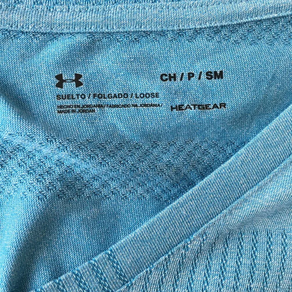 UNDER ARMOUR Short Sleeve Blue V Neck HeatGear Moisture Wick Stretch Shirt Top - Picture 2 of 8